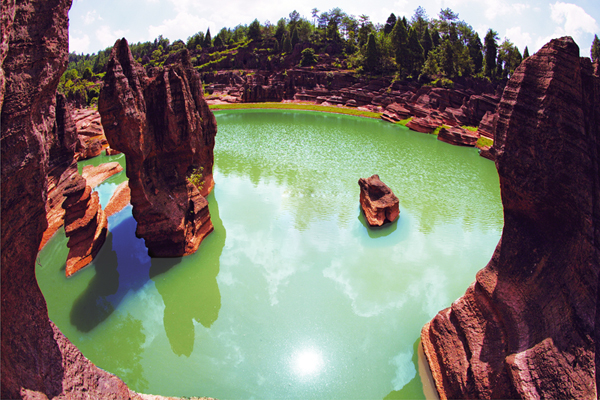 張家界、袁家界、天子山、紅石林、鳳凰古城四晚五日游